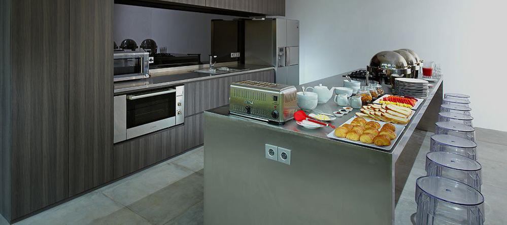 villa-simpatico-kitchen